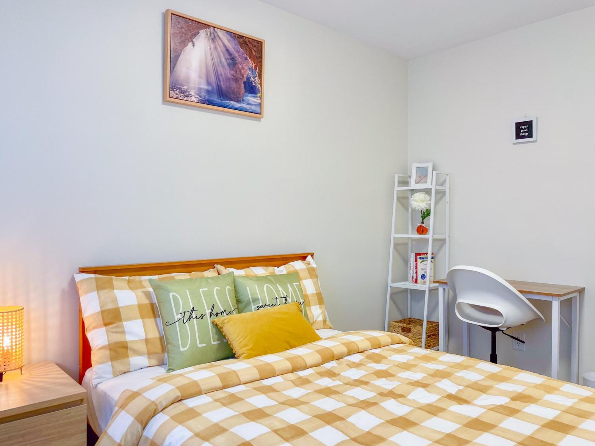 شقة Newly-Renovated 3Br House, 12 Minutes To Airport تورونتو المظهر الخارجي الصورة