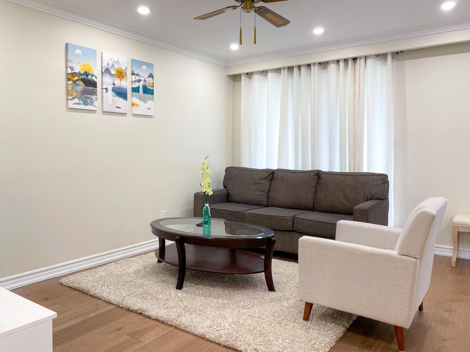 شقة Newly-Renovated 3Br House, 12 Minutes To Airport تورونتو المظهر الخارجي الصورة