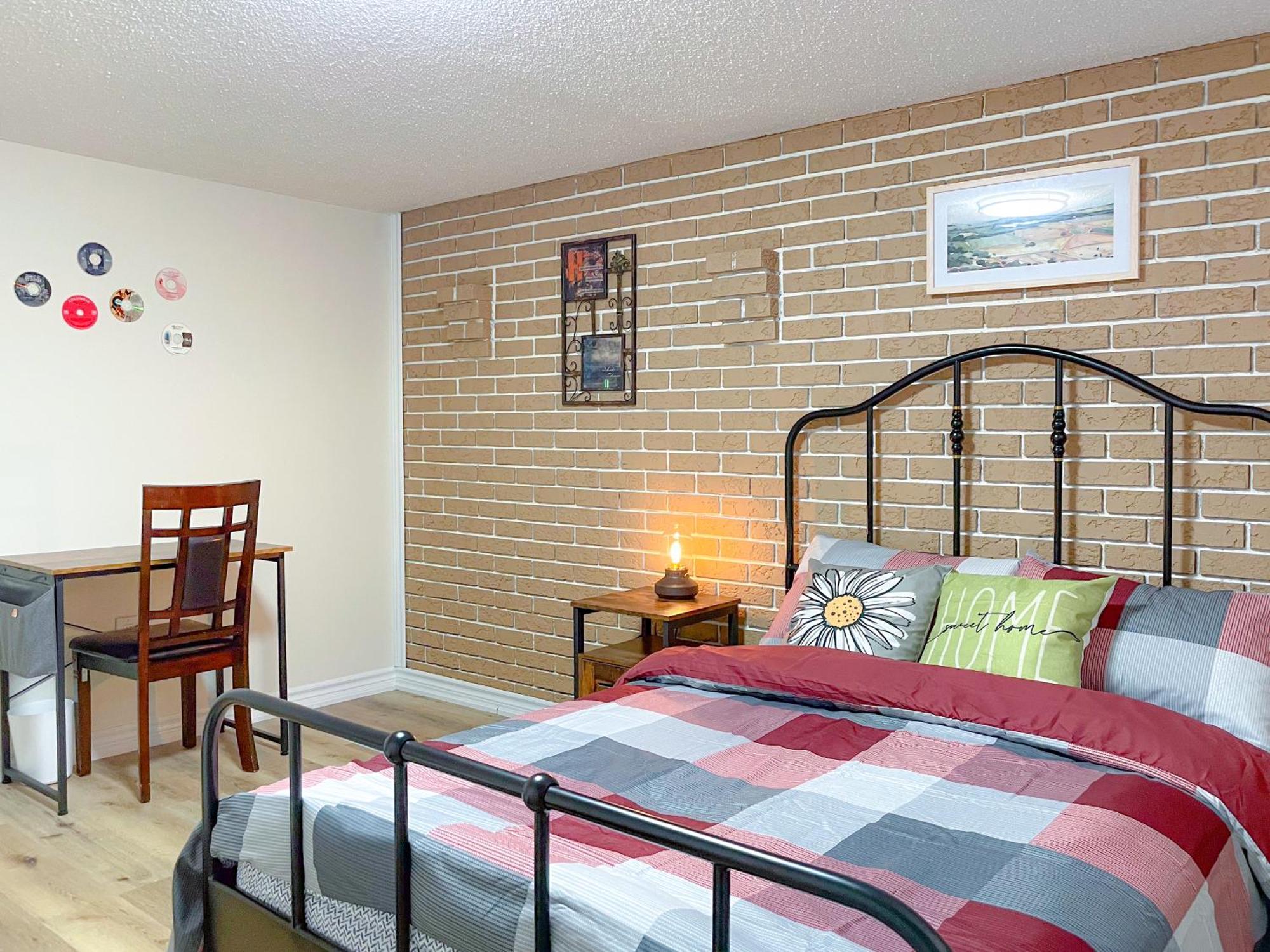 شقة Newly-Renovated 3Br House, 12 Minutes To Airport تورونتو المظهر الخارجي الصورة